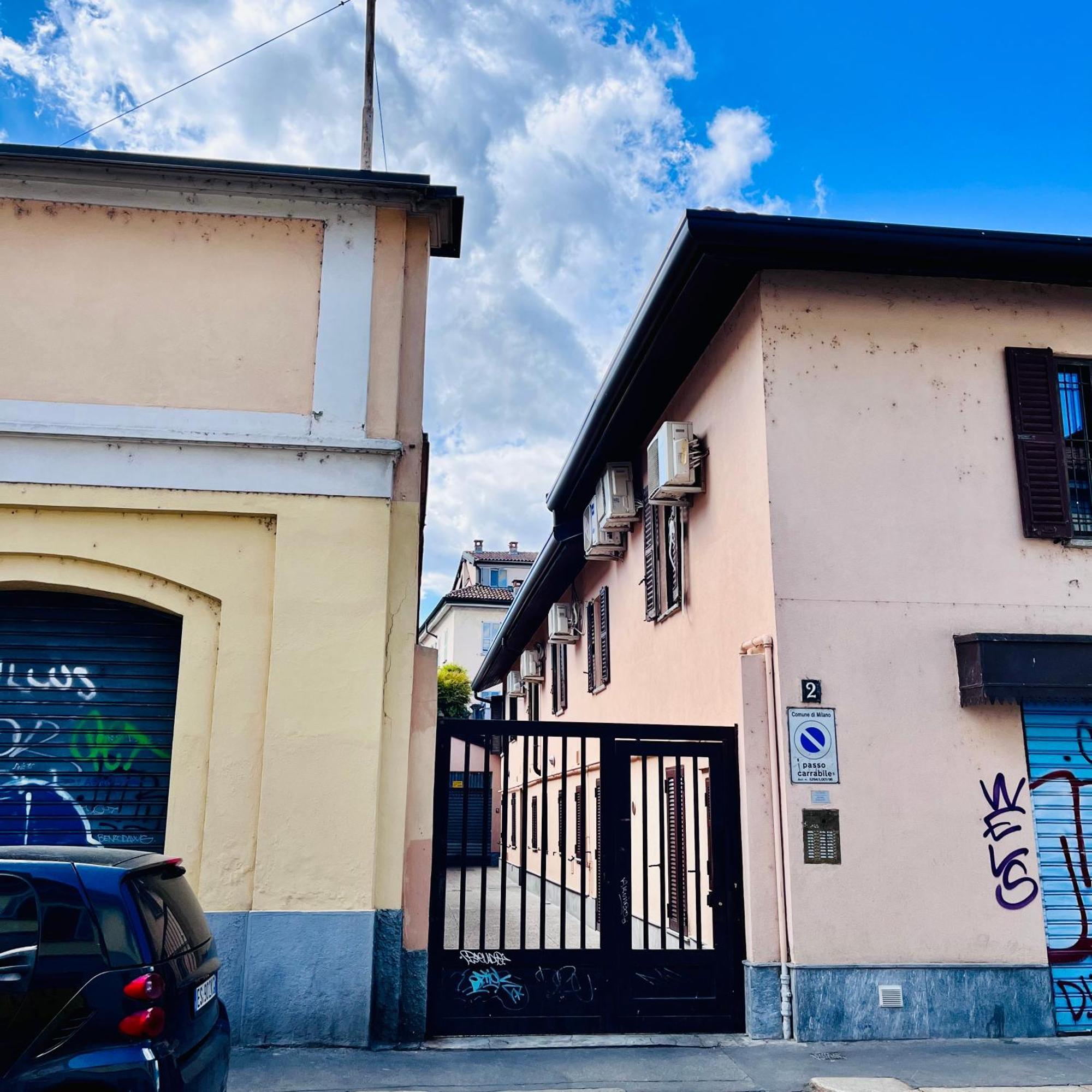 Riverside Loft Navigli - Spacious Two-Bedroom Apartment Milan Luaran gambar