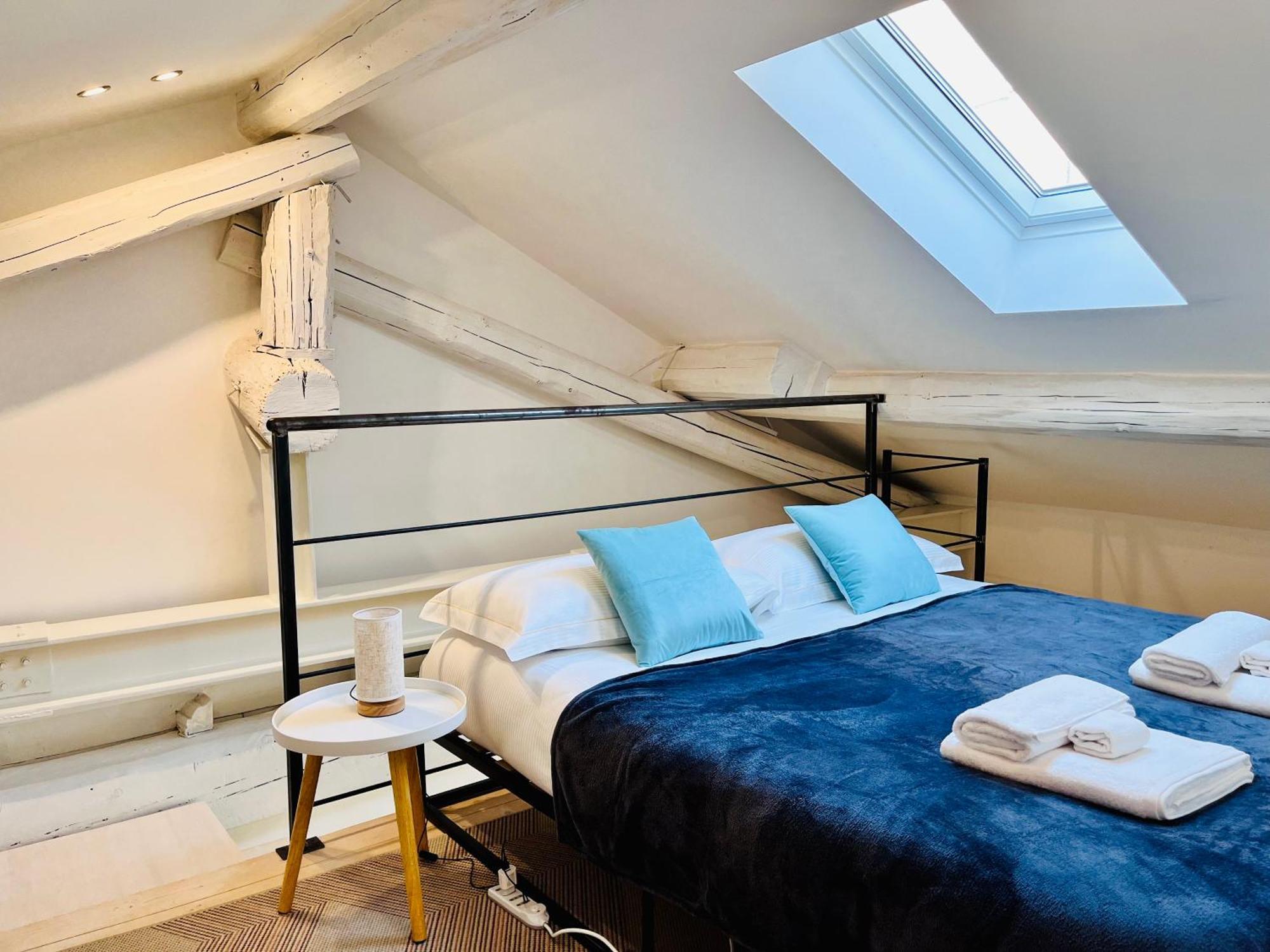 Riverside Loft Navigli - Spacious Two-Bedroom Apartment Milan Luaran gambar