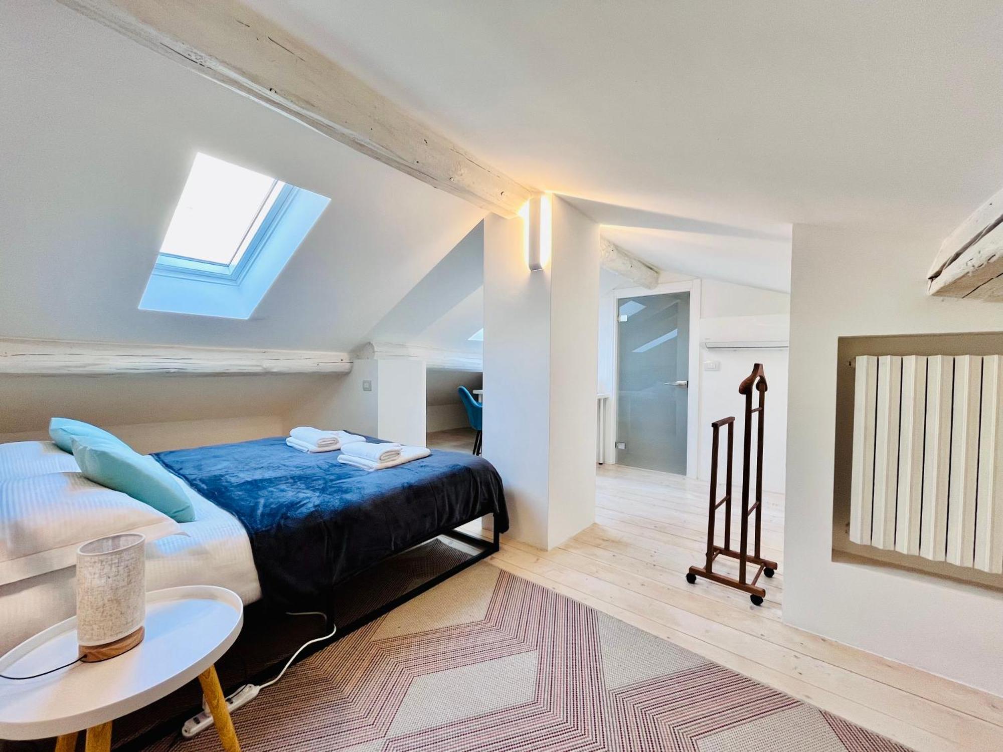 Riverside Loft Navigli - Spacious Two-Bedroom Apartment Milan Luaran gambar