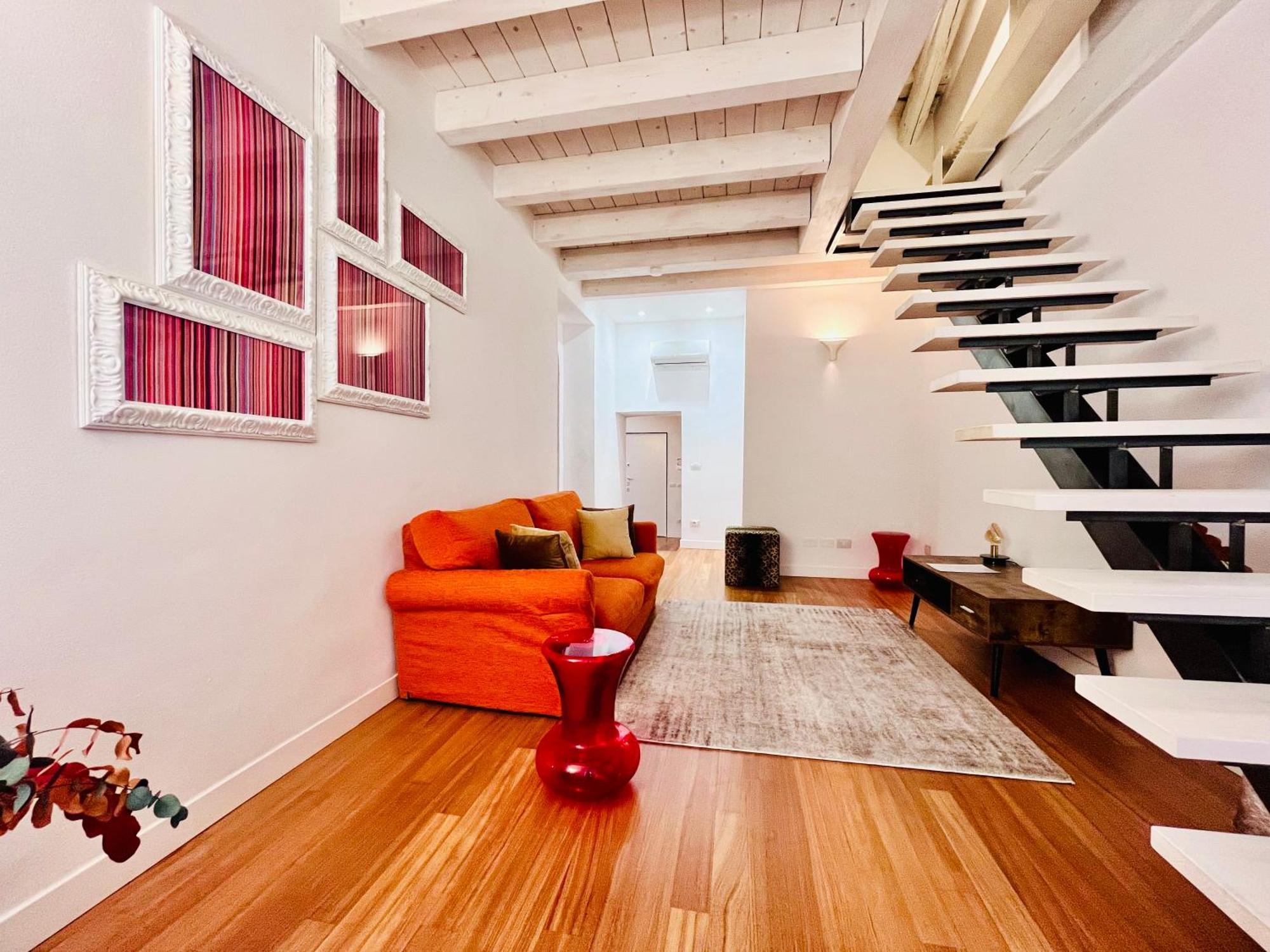 Riverside Loft Navigli - Spacious Two-Bedroom Apartment Milan Luaran gambar