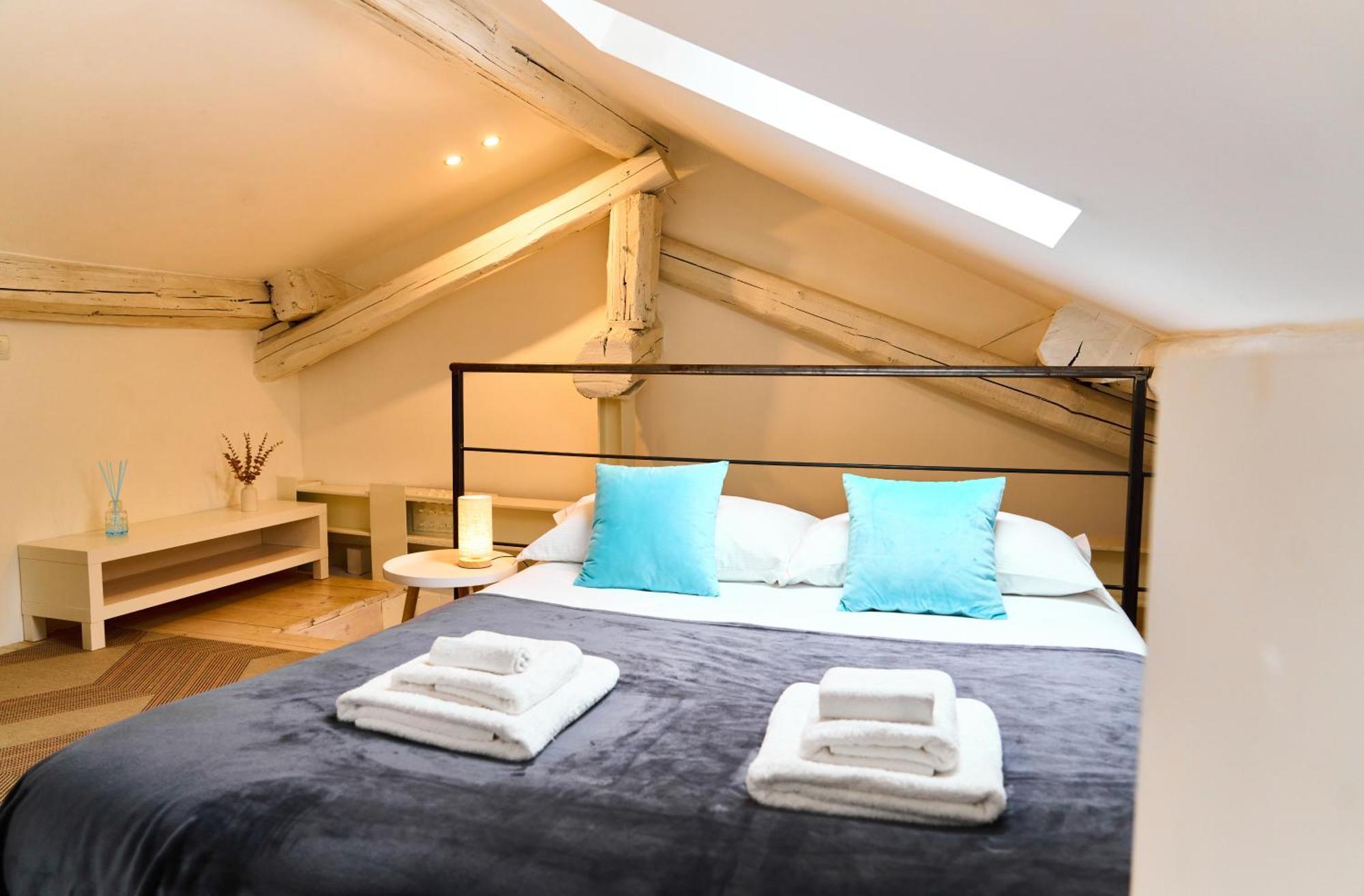 Riverside Loft Navigli - Spacious Two-Bedroom Apartment Milan Luaran gambar