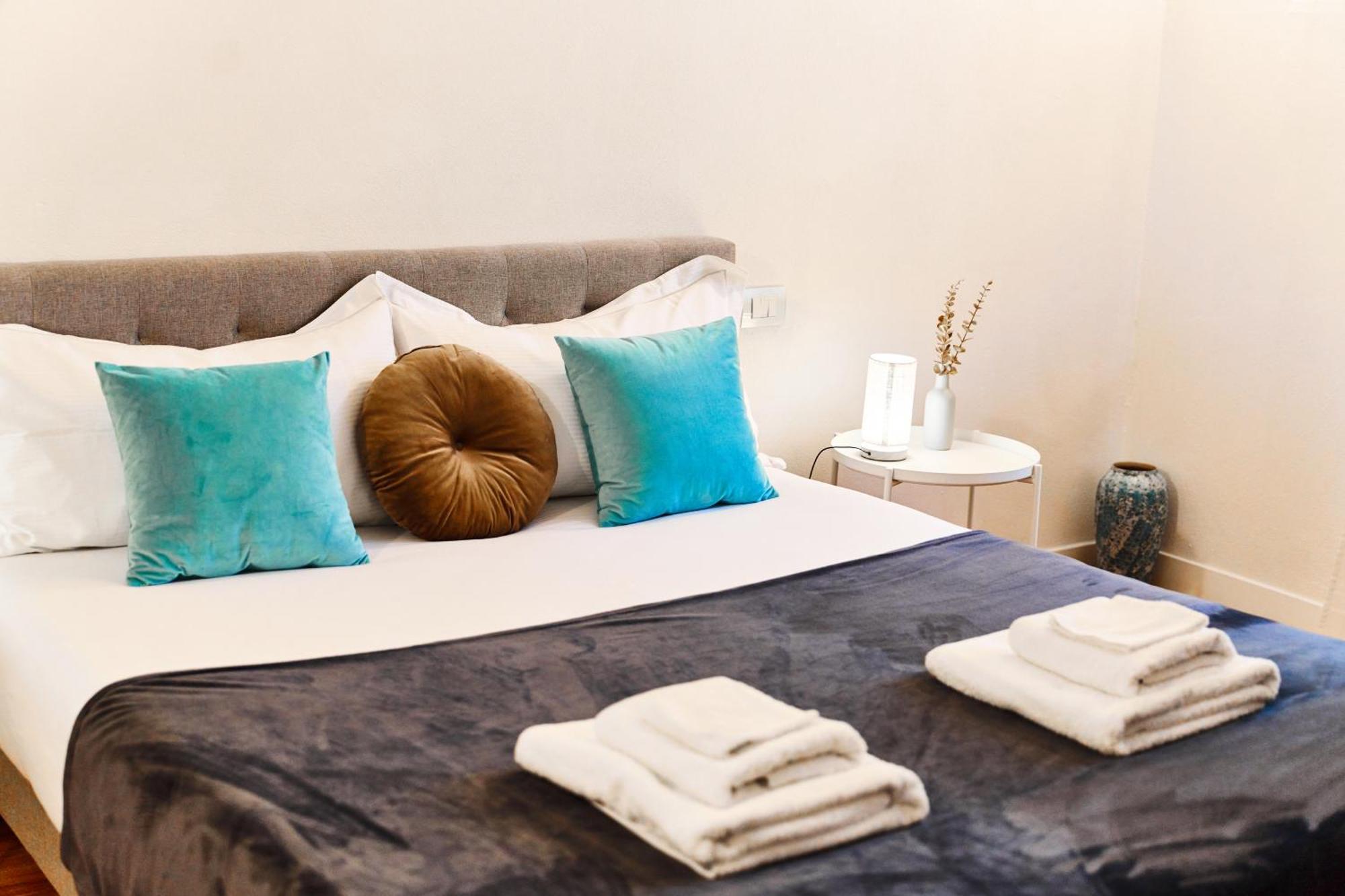 Riverside Loft Navigli - Spacious Two-Bedroom Apartment Milan Luaran gambar