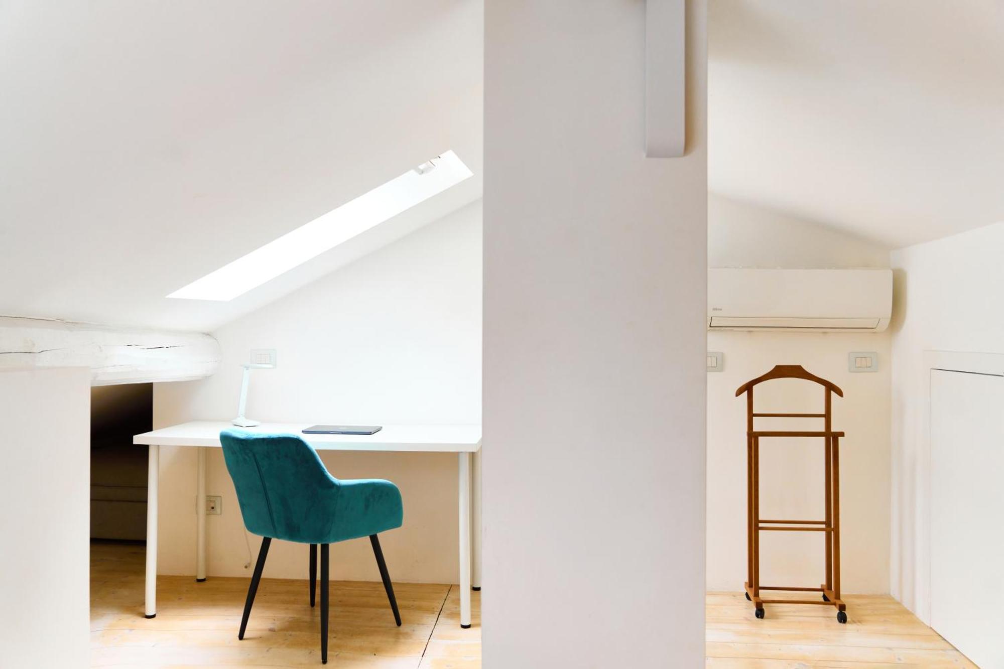 Riverside Loft Navigli - Spacious Two-Bedroom Apartment Milan Luaran gambar