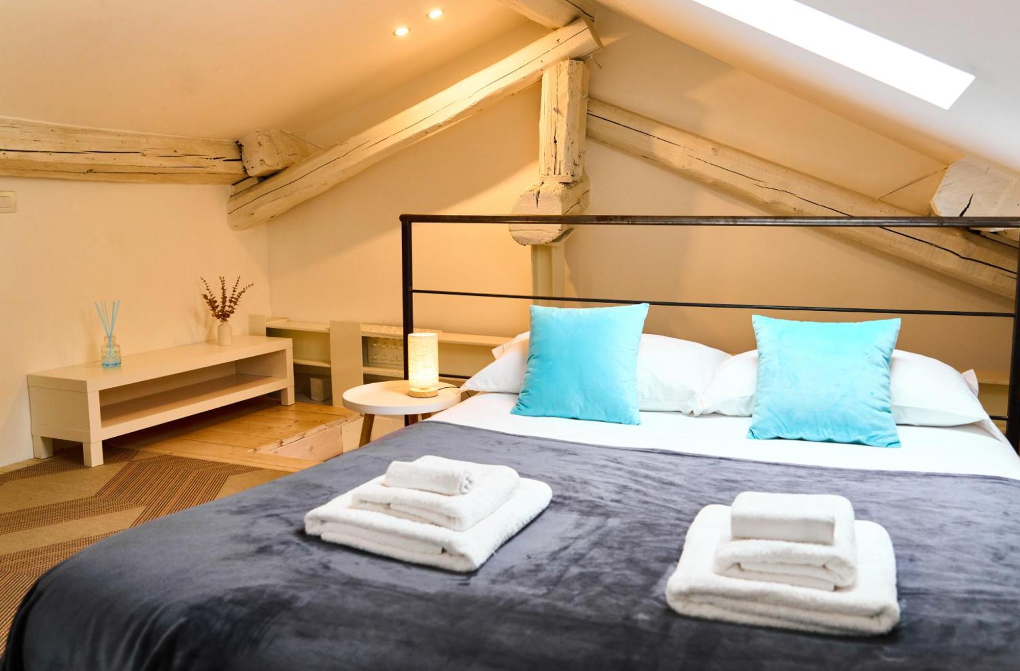 Riverside Loft Navigli - Spacious Two-Bedroom Apartment Milan Luaran gambar