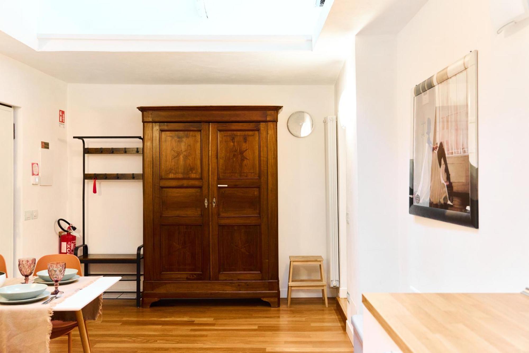 Riverside Loft Navigli - Spacious Two-Bedroom Apartment Milan Luaran gambar